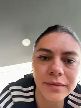 Photos of alicee16 from StripChat is Freechat