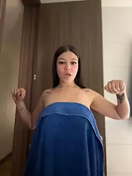 Photos of Alyshanon18 from StripChat is Freechat