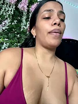 Photos of ArielleMillerr from StripChat is Freechat