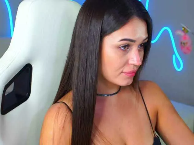 Offline Adel-chocolatee on BongaCams