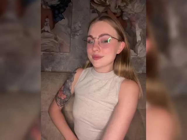 AlisaClark — Freechat on BongaCams