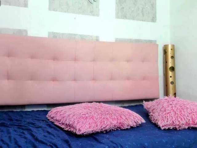 Alondraconnor — That they play with my hair, that they bite my lip, I love that they grab my ass, and my greatest emotion is making you come.