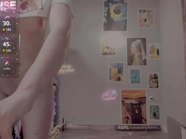 cyberannita — Wide shoulders, Classic suit