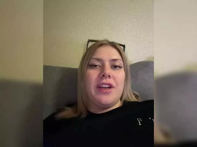 Dayana2104 on BongaCams 