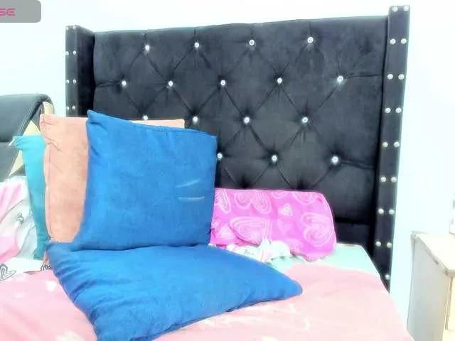 EbonnyLatinx — I am a professional dancer, I like to dance, travel and explore my body with you