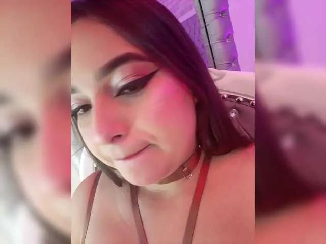 EinnyMure on BongaCams 