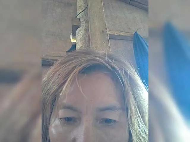 EllaStar on BongaCams 