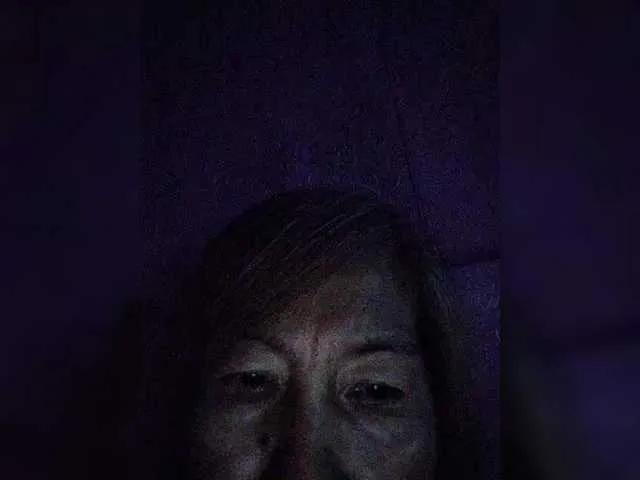 EllaStar on BongaCams 