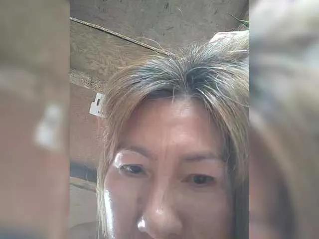 EllaStar on BongaCams 