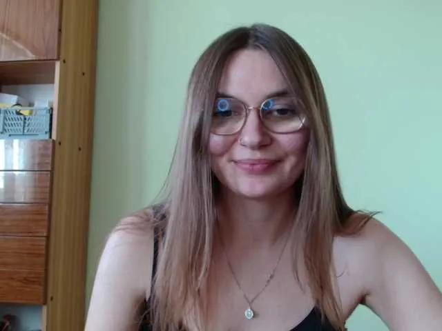 Ellyxcute on BongaCams 