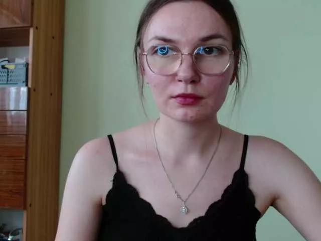 Ellyxcute on BongaCams 