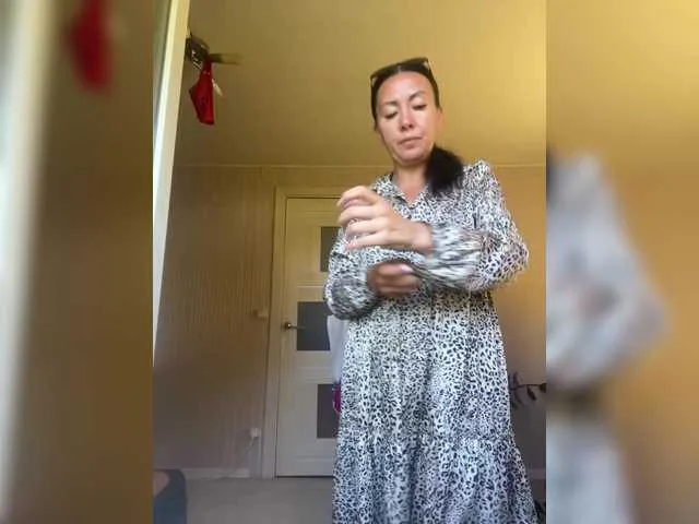 Freechat KarolinaMilf on BongaCams