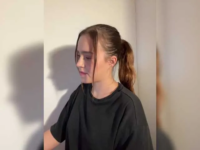 Offline Kendrali on BongaCams