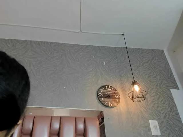 KOURTNEY- — The vibrations of my lover excite me