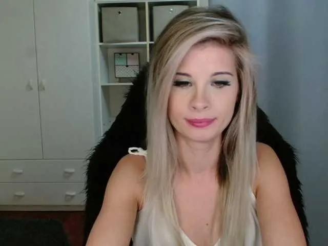 KristineNatural on BongaCams