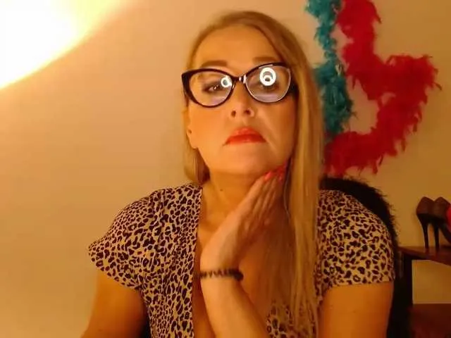 Offline LEAperfect on BongaCams