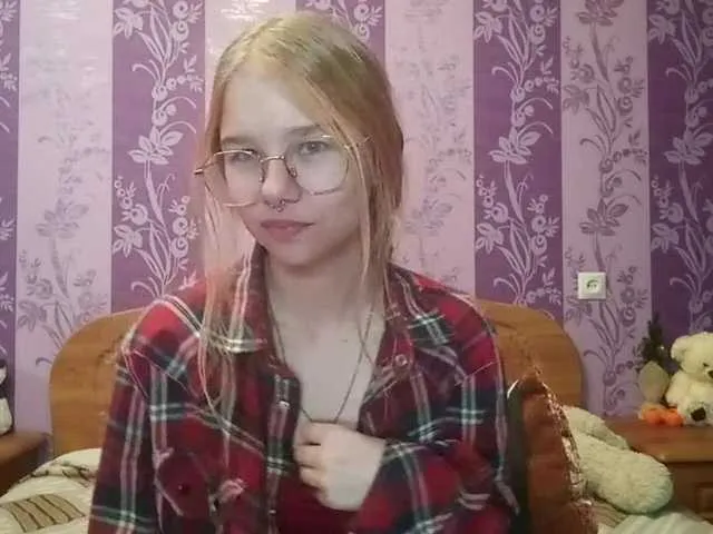 Offline LeonaZdenek on BongaCams