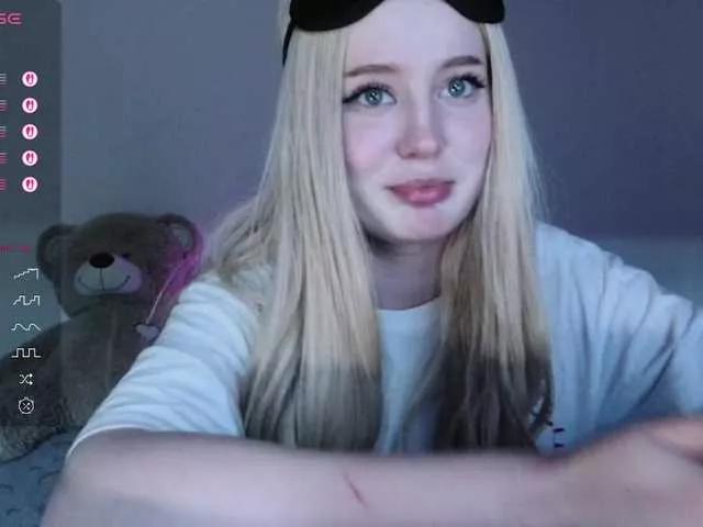 LolaMin on BongaCams 