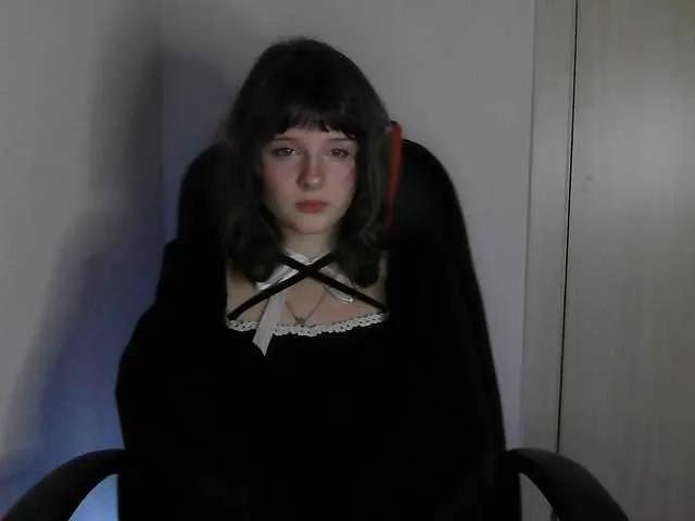 Lunette on BongaCams