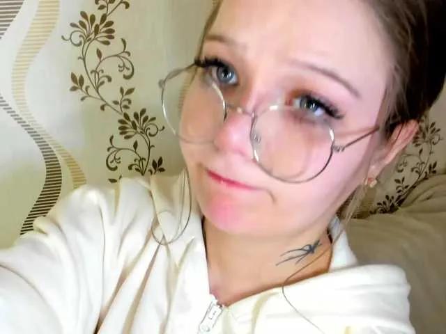 MelMooon on BongaCams 