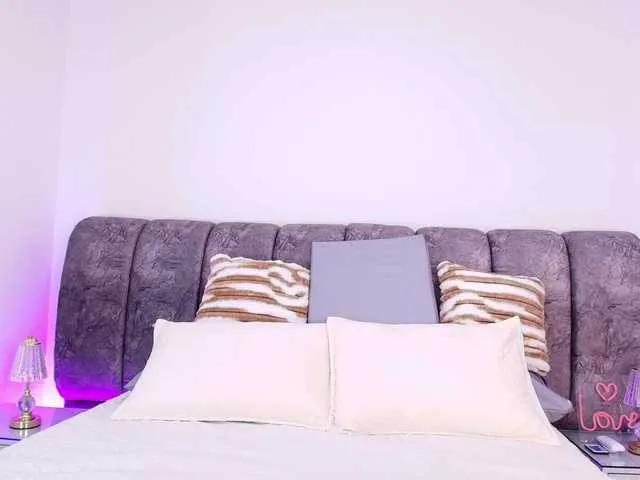 naia-blesed on BongaCams