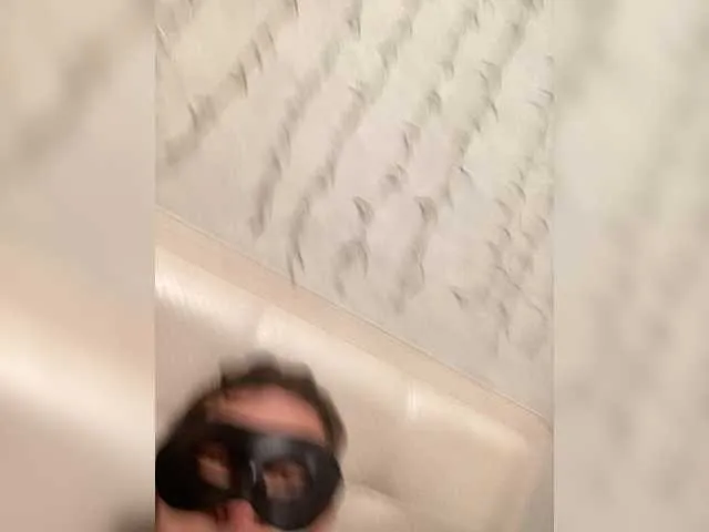 Offline Oyster-lemon on BongaCams