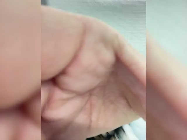 Offline Oyster-lemon on BongaCams