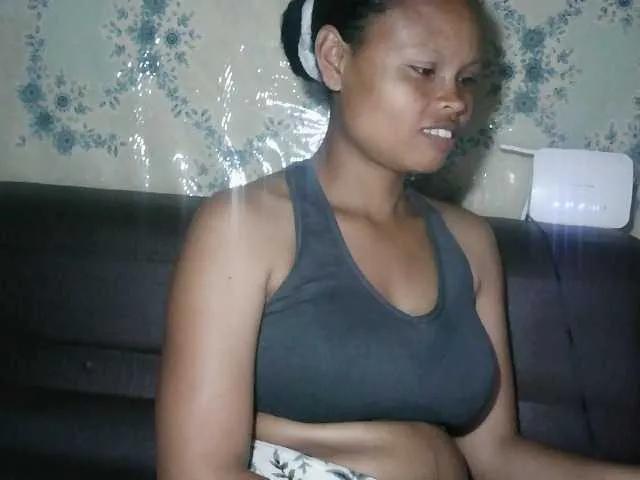 Pussy01lips on BongaCams