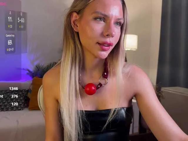 SakuPandora — I love communication, passion. I love nice sex and a lot of orgasms. I enjoy fetishes. And everything with what we can have a really nice time!