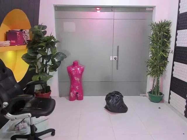 SamantaKane — A gentleman who gives me love and money, so I can reciprocate with pleasure and lust.