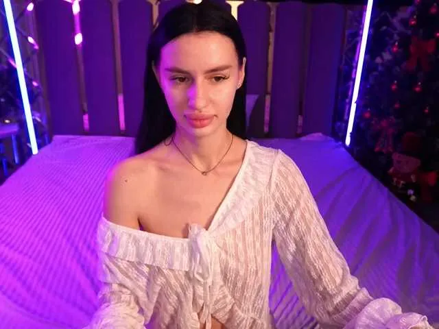 Offline SnowWhiteee on BongaCams