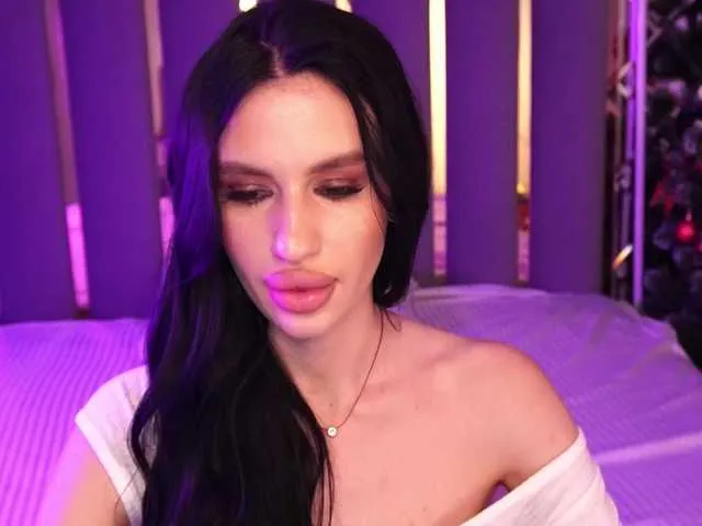 Offline SnowWhiteee on BongaCams