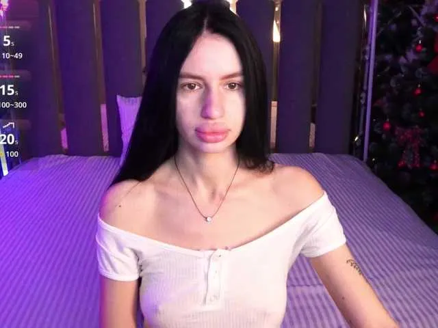 Offline SnowWhiteee on BongaCams