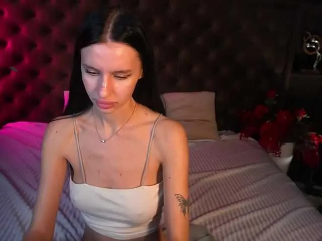 Offline SnowWhiteee on BongaCams