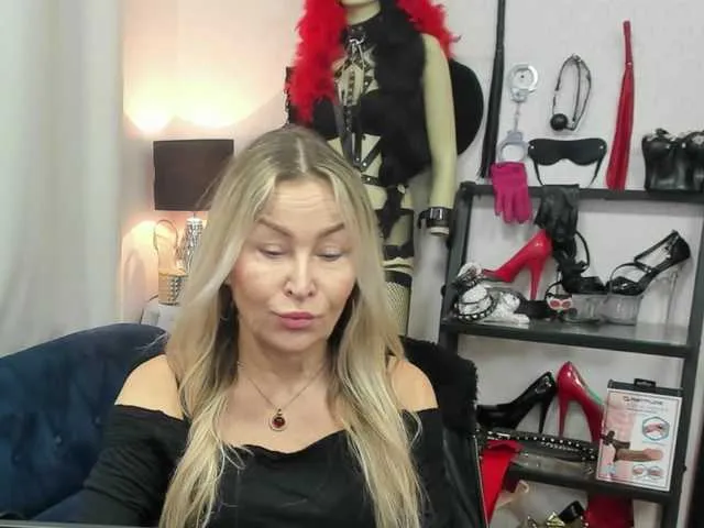 Freechat soft-crystal on BongaCams