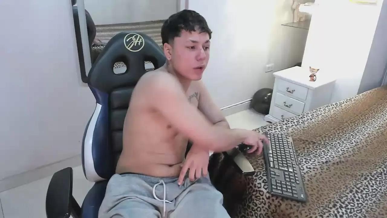 AaronFonseca —  #cute #bigass #armpits #schoolgirl #C2C #feet #striptease