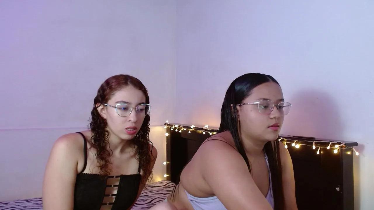 adeline_samy822 —  #feet #bdsm #pee #lesbian #fisting #squirt #anal