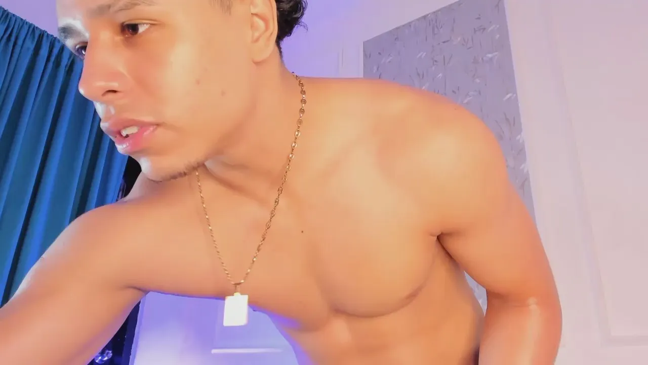 Offline Adrian_Volt_ on Cam4