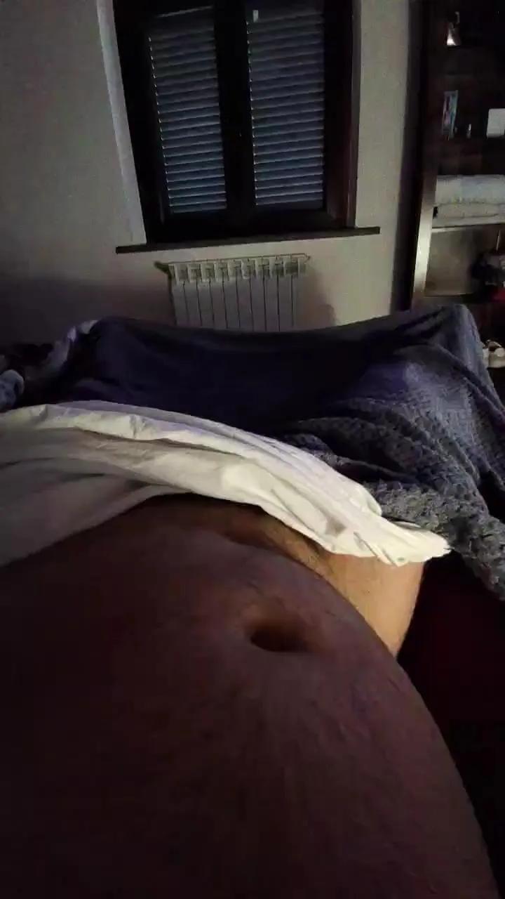 Ale8893 — Freechat on Cam4