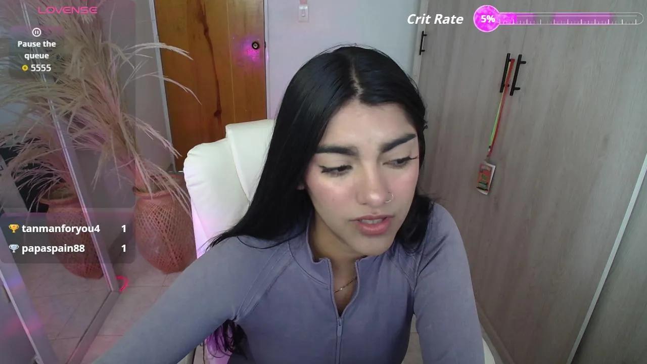 Amara_silk —  #armpits #schoolgirl #C2C #masturbation #feet