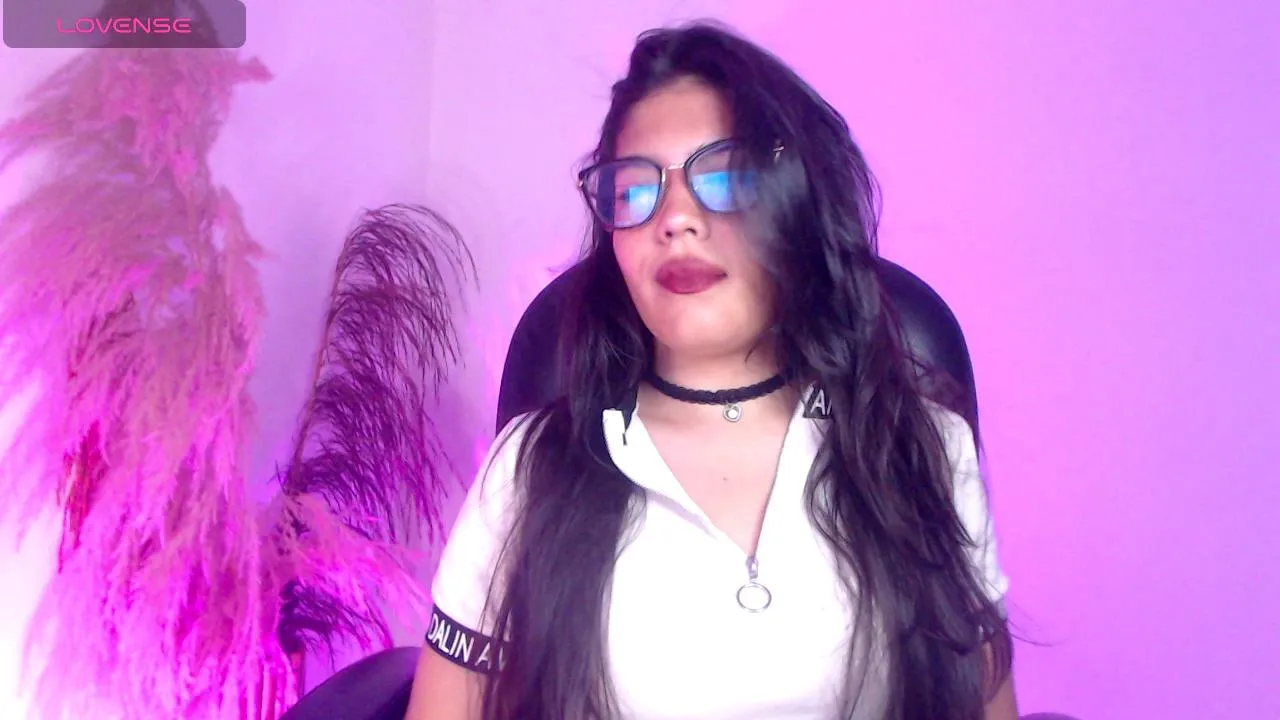 Offline Ariacollins on Cam4