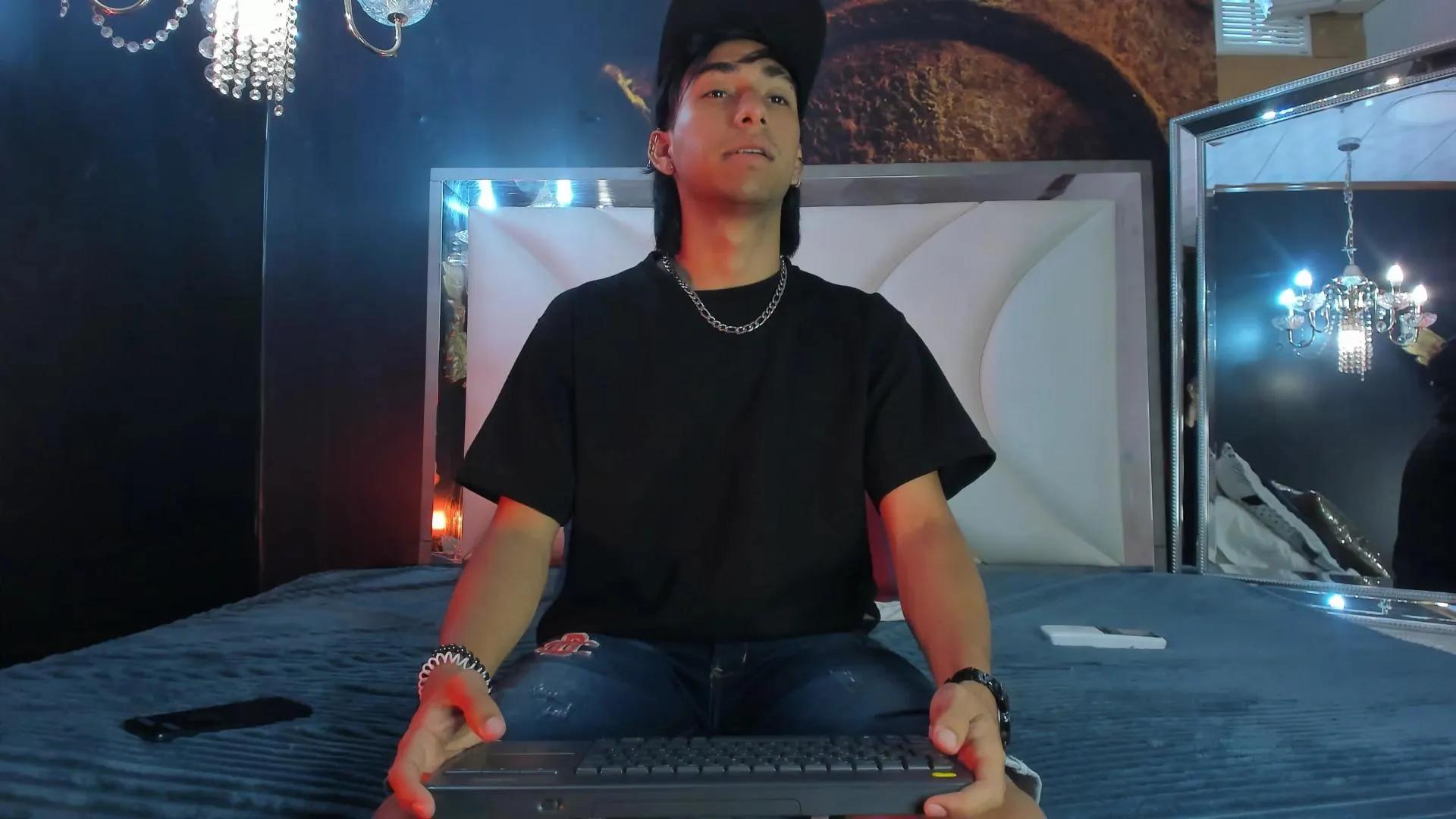 Austin_Santos_ —  #armpits #schoolgirl #milk #masturbation #C2C #cum