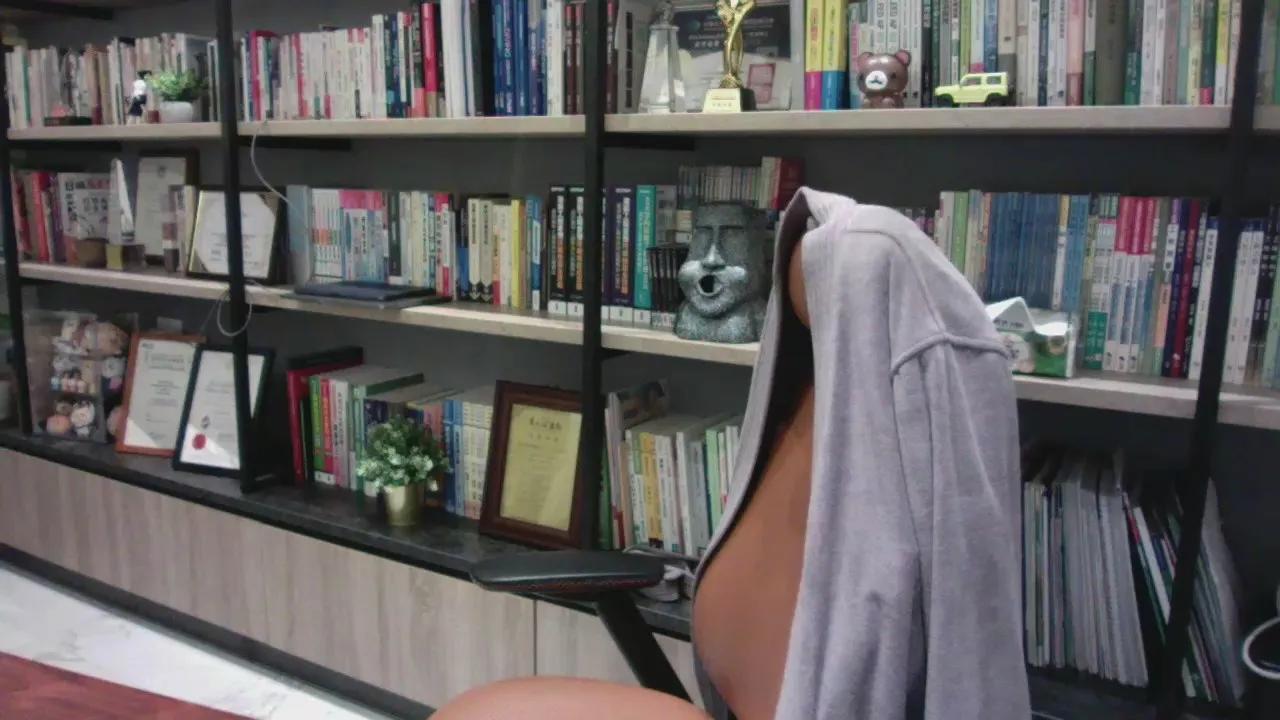 bearhan1 —  #cute #orgy #swinging #amateur #gamer #armpits #squirt