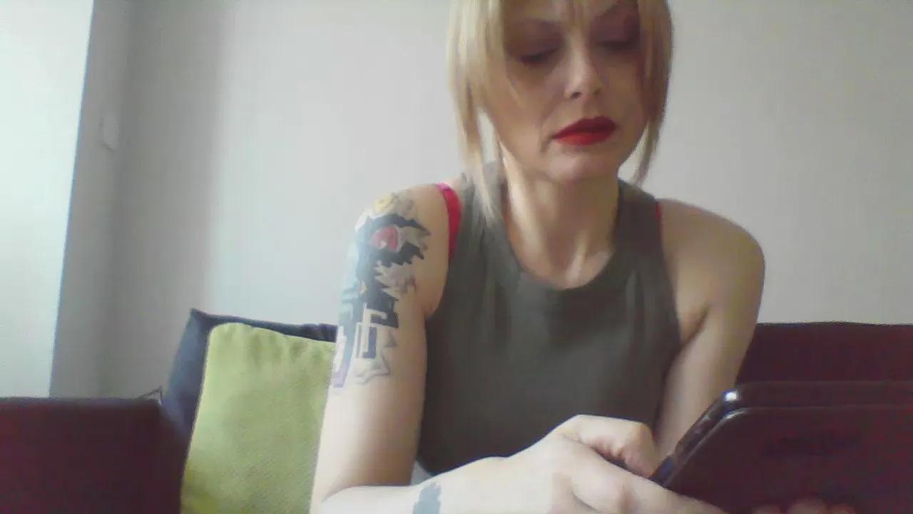 bella325 —  #feet #spanking #anal #ass #blowjob #pussy