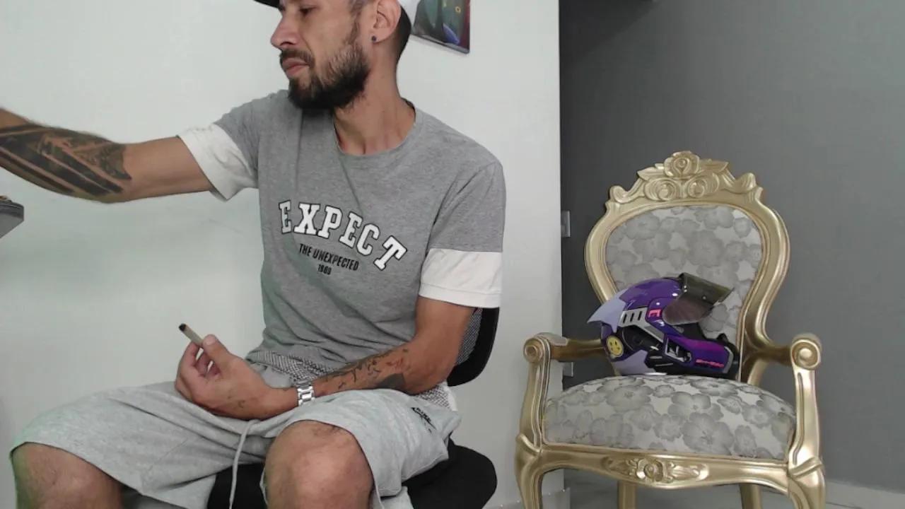 Bigdick_monster —  #gamer #pornstar #striptease #pee #cum #feet #amateur