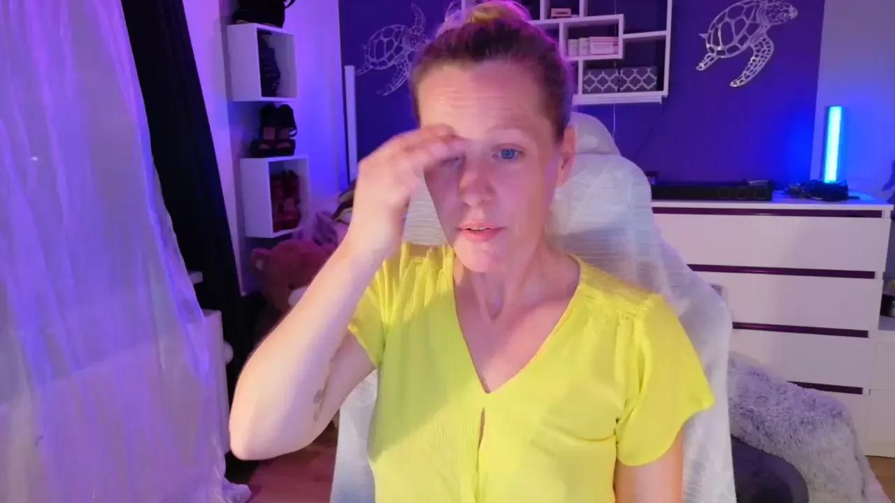 BlueEye_Girl on Cam4