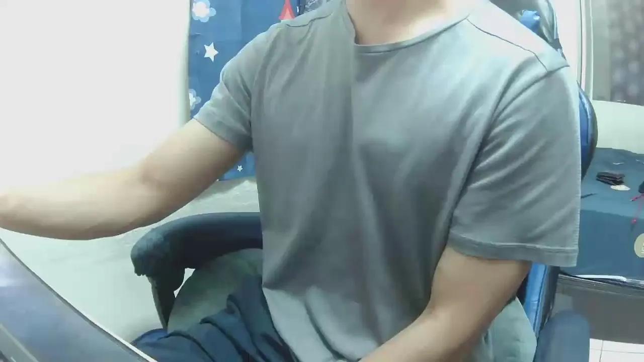 boss51232 — Freechat on Cam4