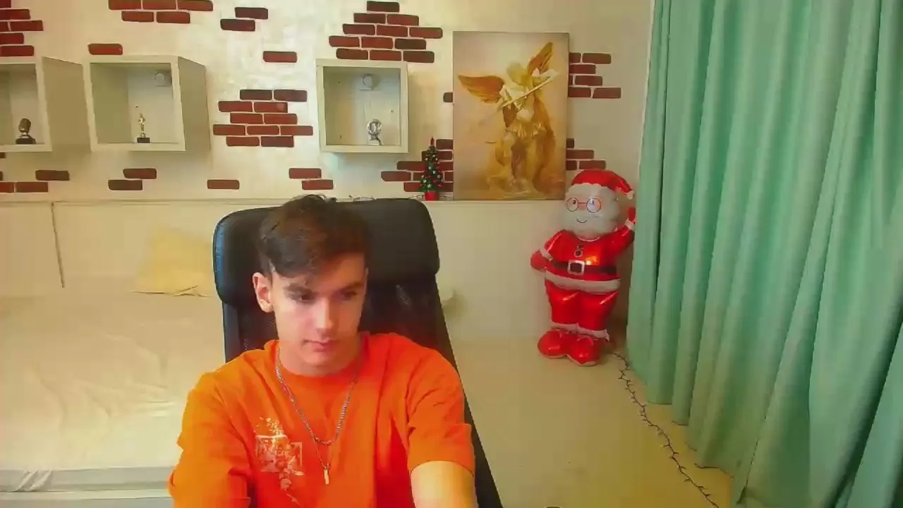 Offline BradyFlint on Cam4