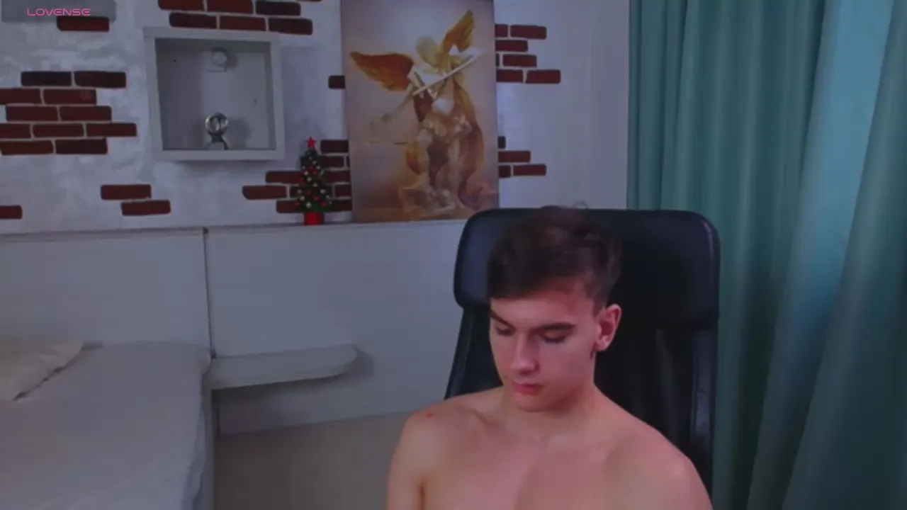 Offline BradyFlint on Cam4