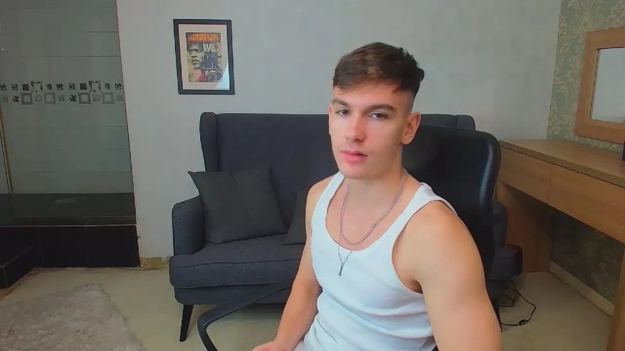 Offline BradyFlint on Cam4